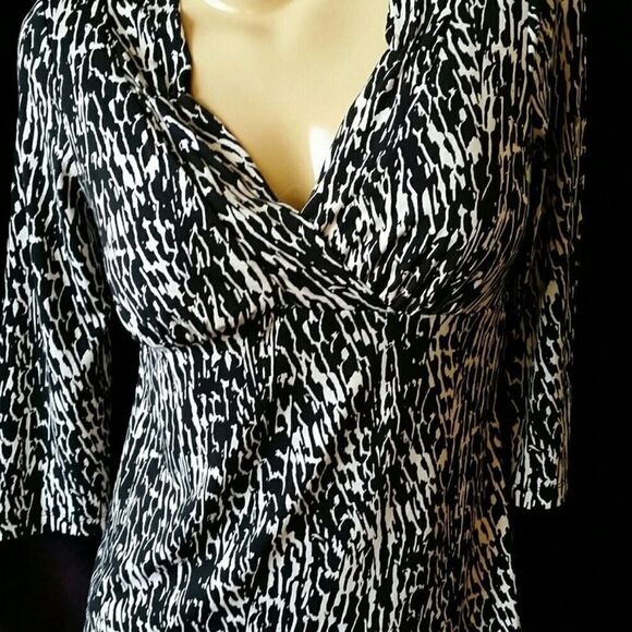 NWOT. Shapeware By Marona Medium - Picture 2 of 3